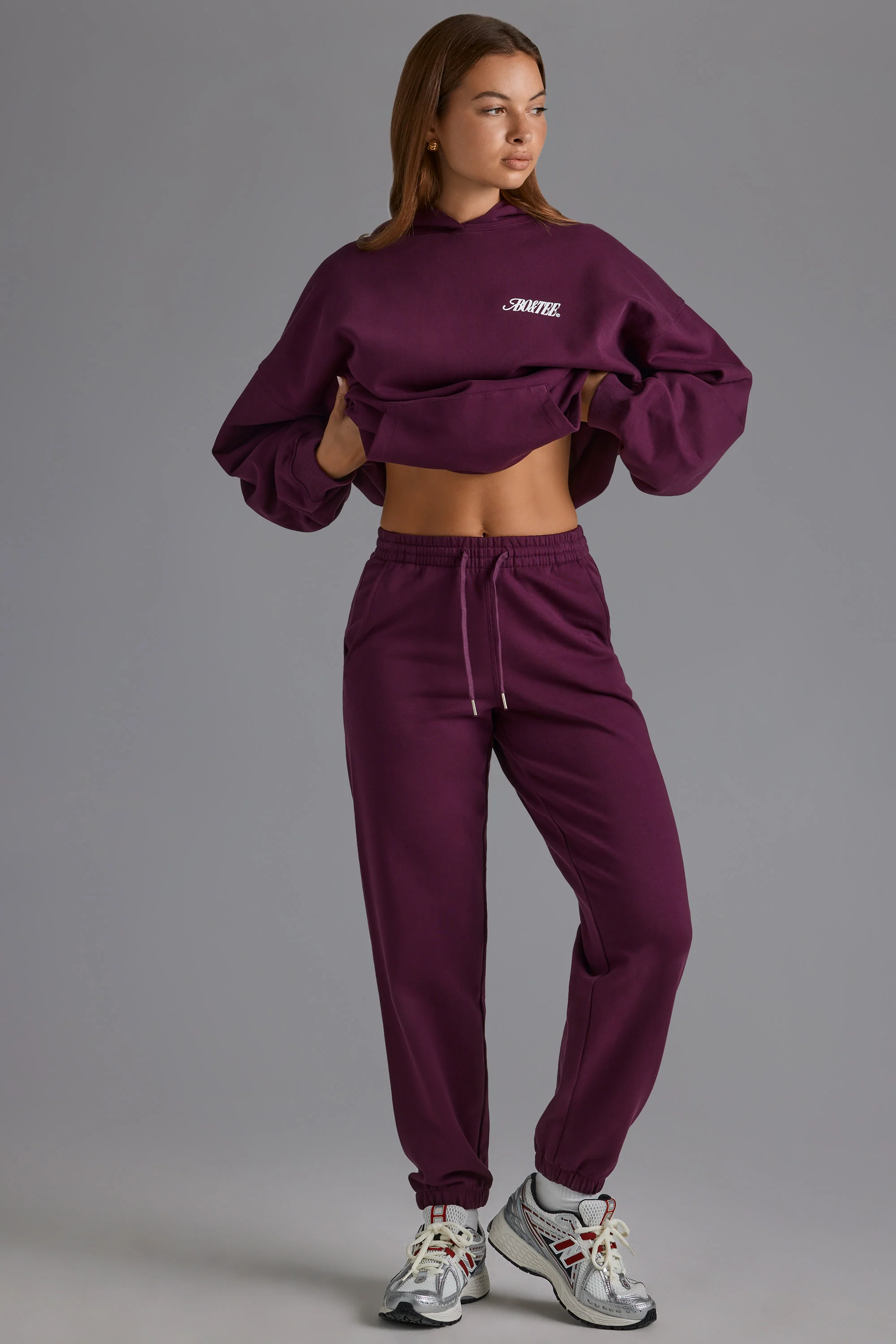 Soft Cotton Jersey Relaxed Mid-Rise Joggers in Grape - Image 5