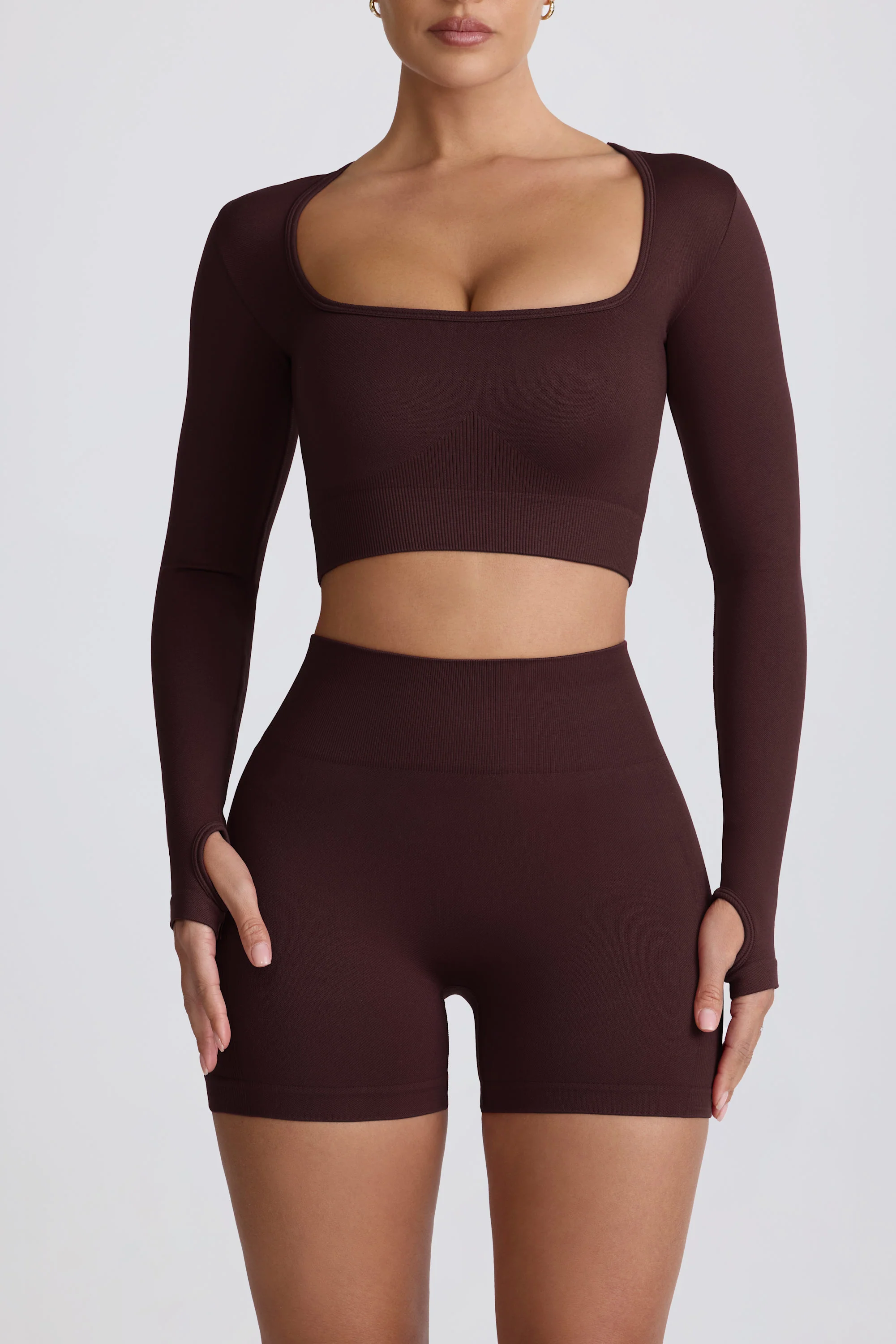 Super Sculpt Seamless Long-Sleeve Crop Top in Chocolate - Image 5